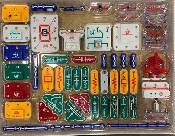 Snap Circuits Extreme - 750+ Exciting Projects Kit image indicator(2)