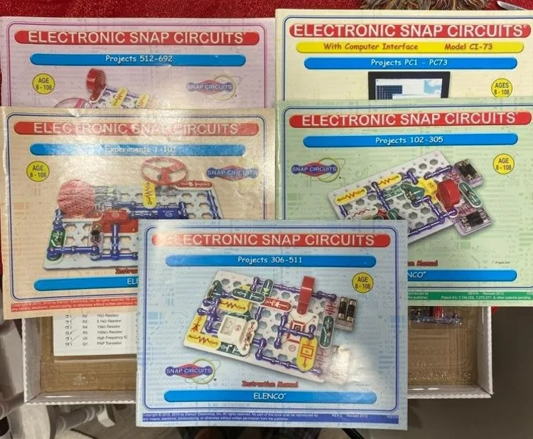 Snap Circuits Extreme - 750+ Exciting Projects Kit image indicator(5)