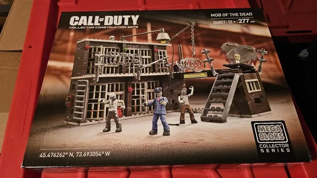 Lego call of duty mega bloks zombie mob prison set *new*