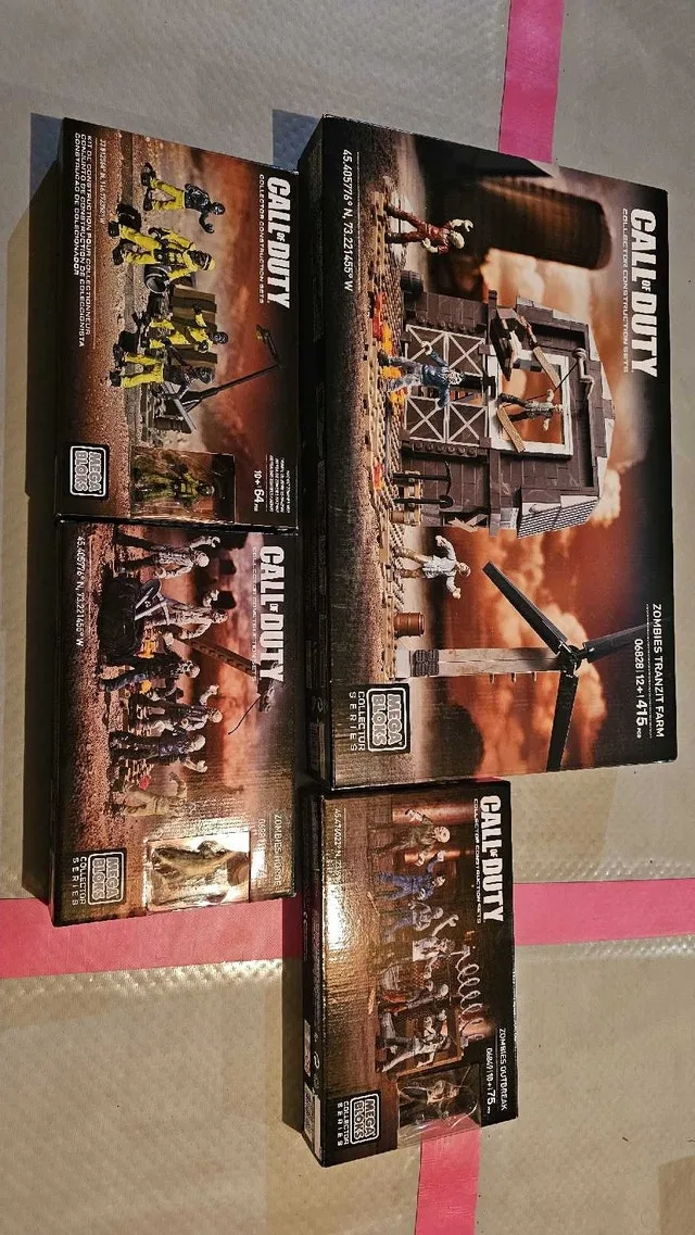 Lego mega bloks RARE Zombie sets call of duty theme *new