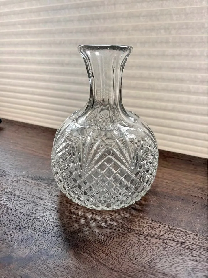 Crystal decanter