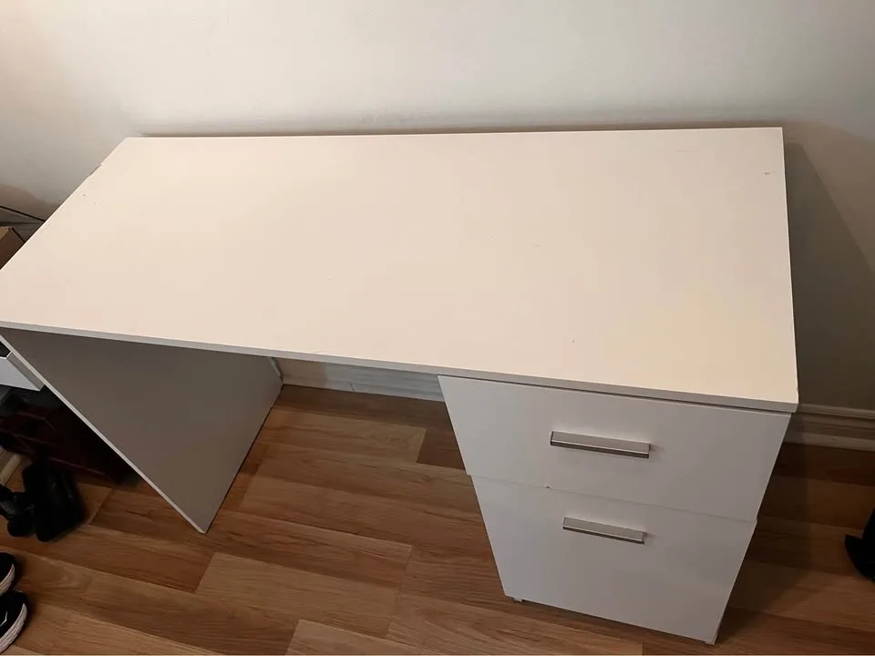 Madesa Compact Computer Desk Study Table image indicator(4)