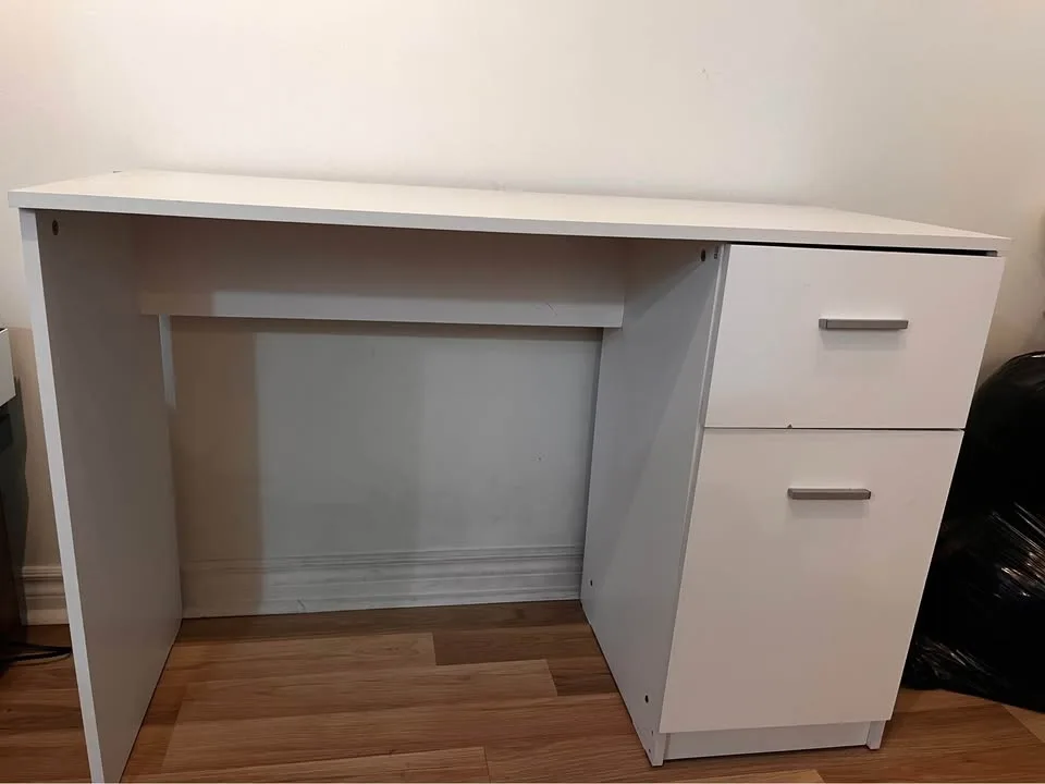 Madesa Compact Computer Desk Study Table image indicator(5)