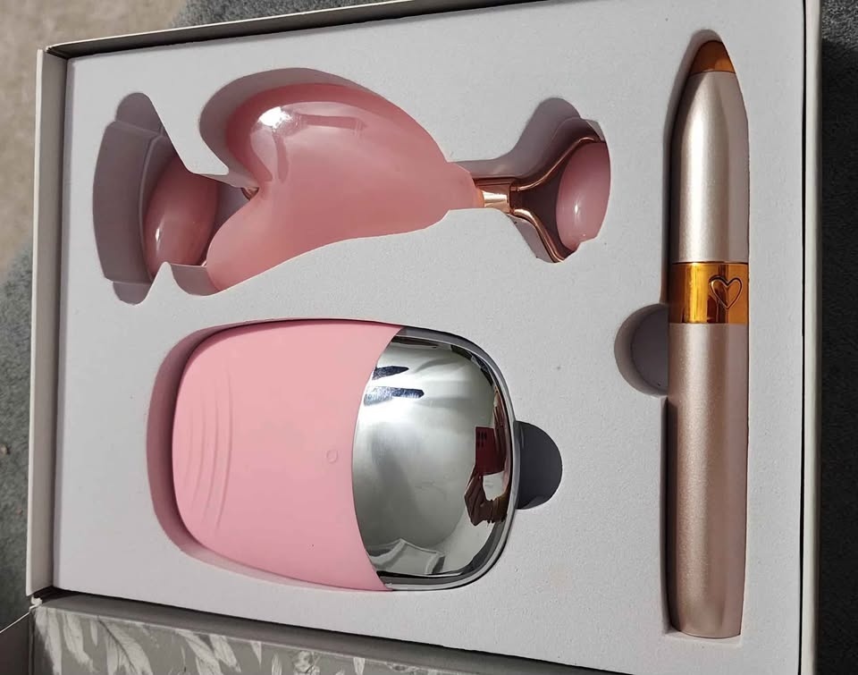 New FACIAL BEAUTY CARE KIT. POLIT. - photo 4