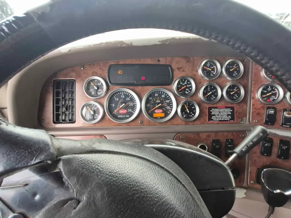 2007 Peterbilt 387 image indicator(8)