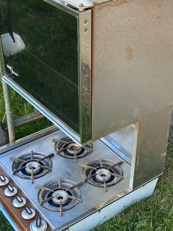 RV 4 burner propane stove and oven - photo 2