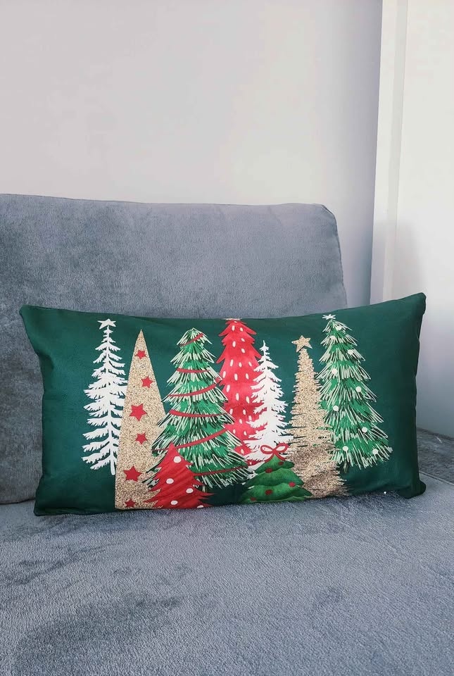 2 throw pillow's Covers Holiday Season. - photo 2
