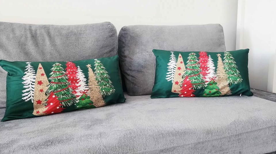 2 throw pillow's Covers Holiday Season. - photo 3