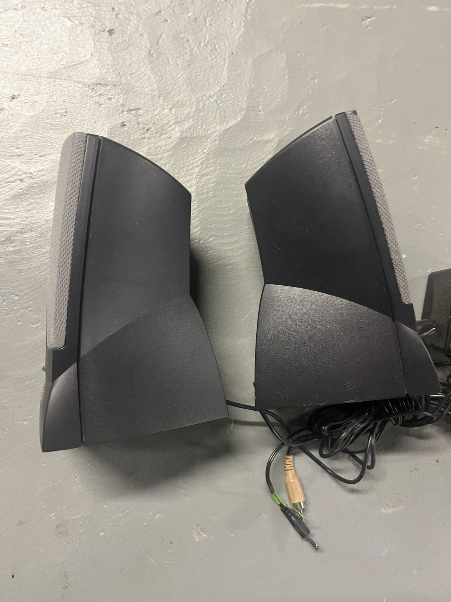 Used Harman Kardon Speakers with Power Supply - photo 2