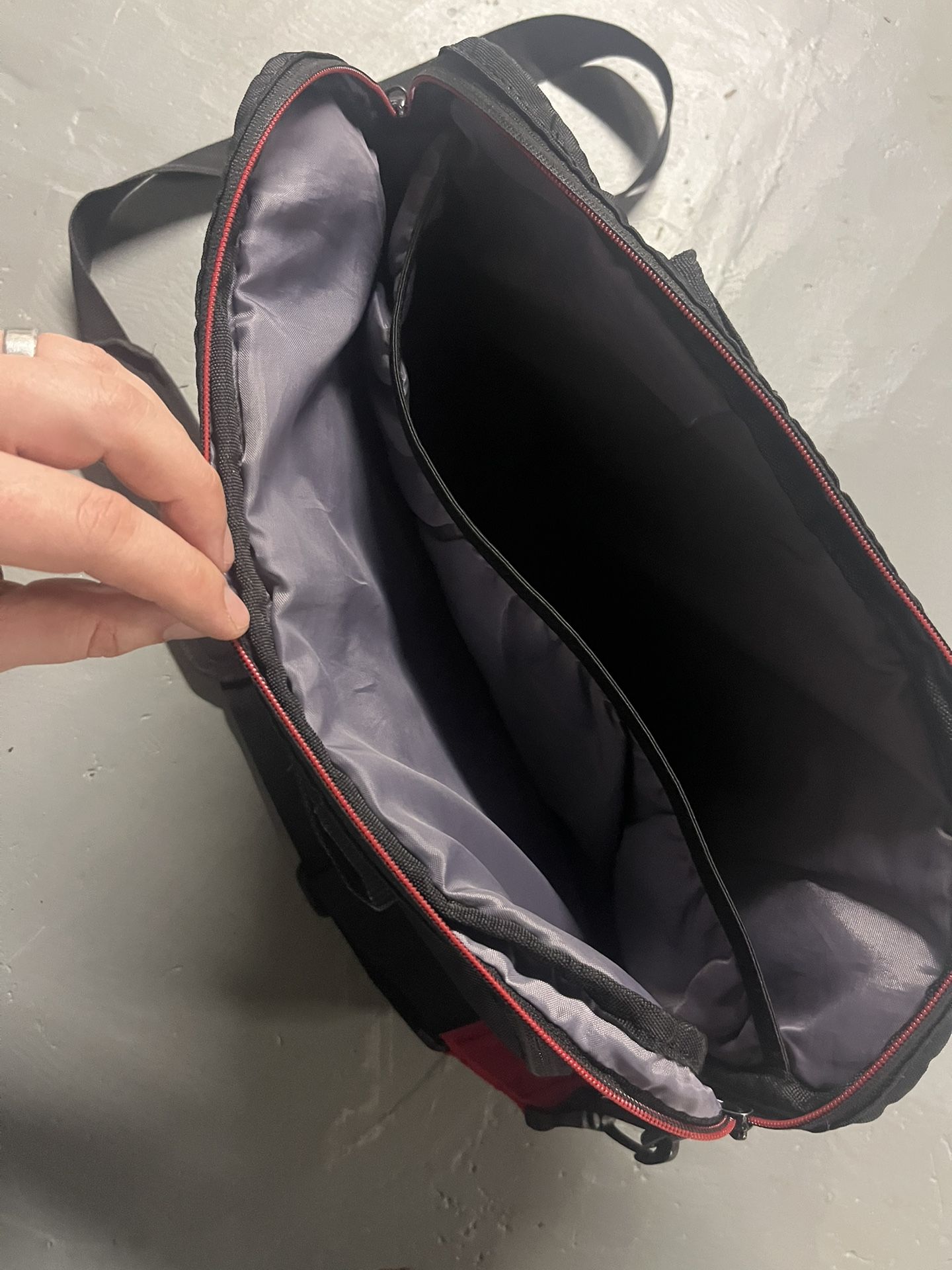 USED - Lenovo Laptop Bag & ThinkPad Docking Station - photo 2