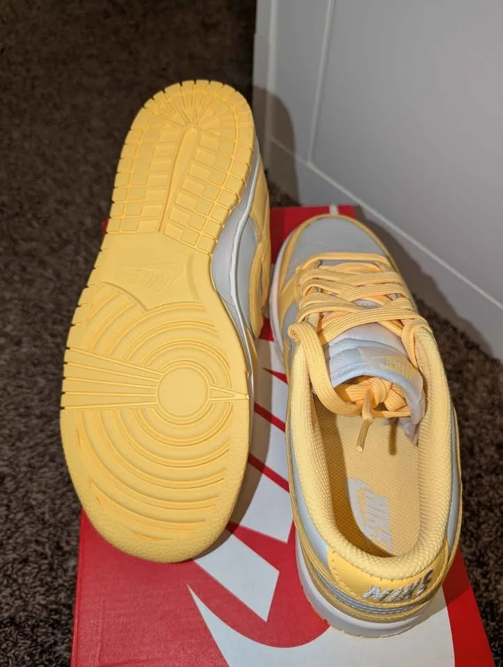 Nike Dunk Low Citron Pulse (Womens) Size 8 image indicator(4)