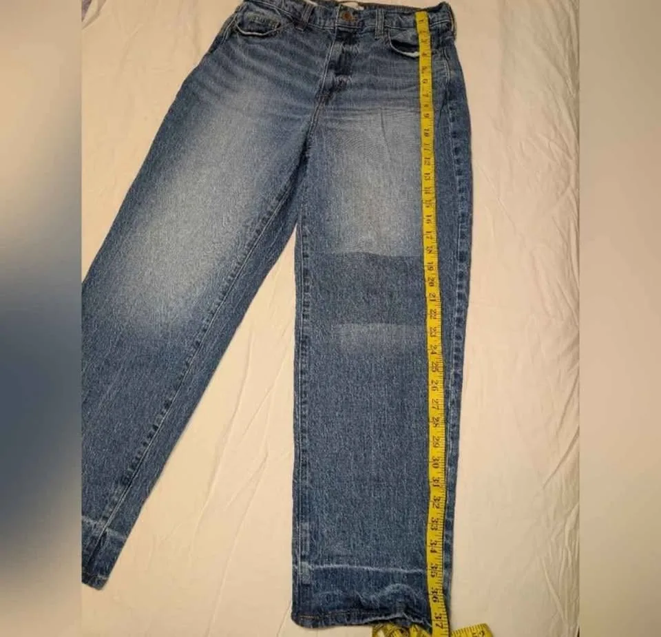 Universal Thread Classic Blue High-Waisted Women's Jeans image indicator(3)