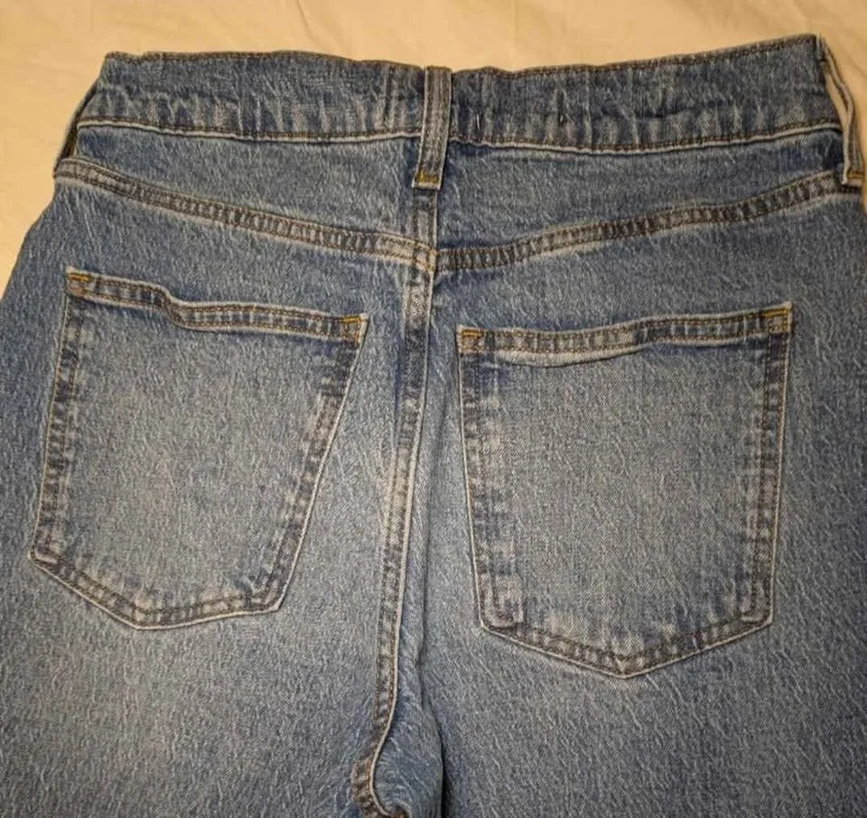 Universal Thread Classic Blue High-Waisted Women's Jeans image indicator(9)