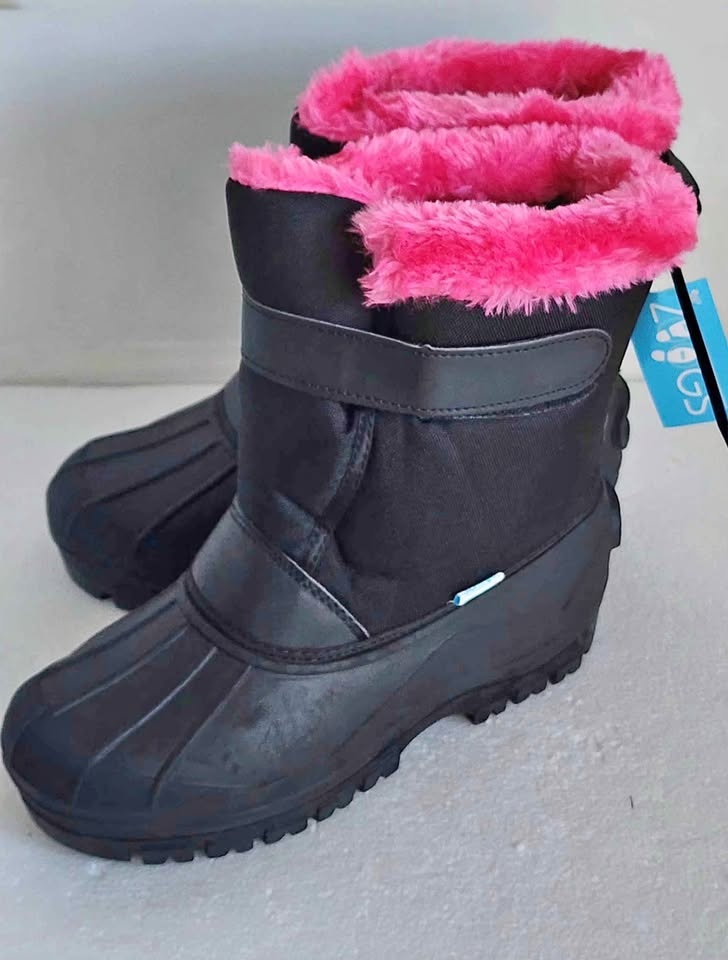 Winter snow boots for kids.