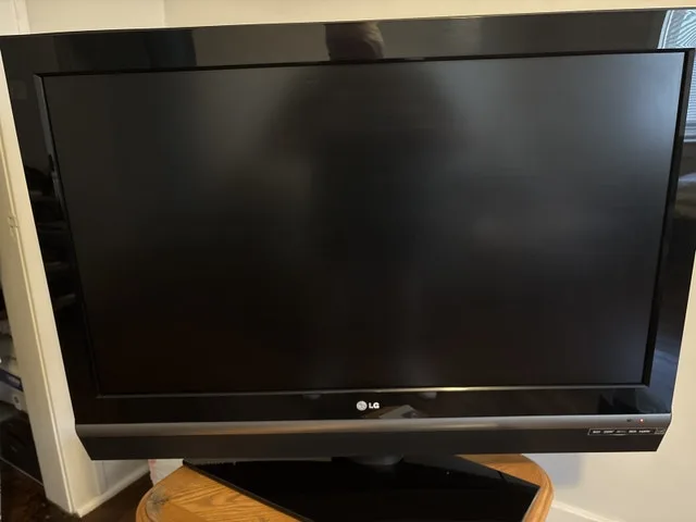 LG 42 lc2d for sale