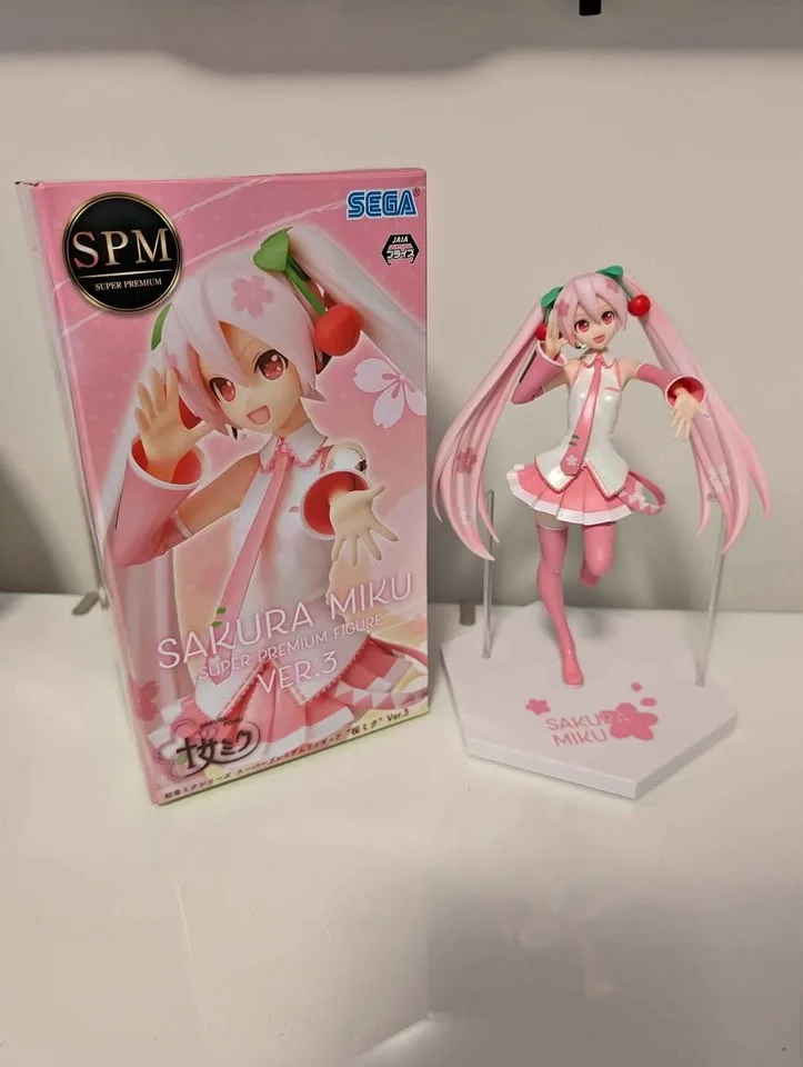 Sakura Hatsune Miku Anime Figure