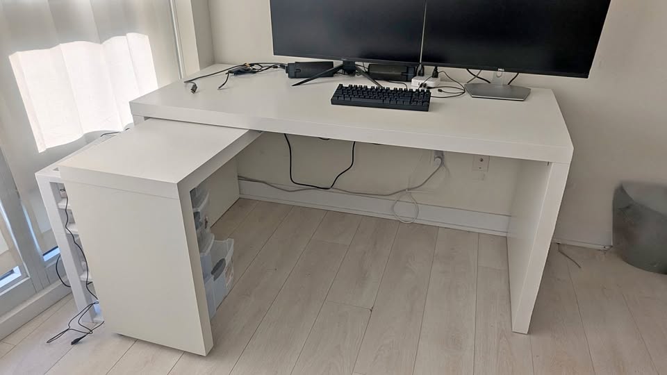 IKEA MALM Desk w/ Pull-Out Panel (White) – 151×65 cm