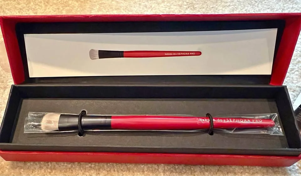 Hakuho-do + Sephora PRO Angled Concealer Brush thumbnail