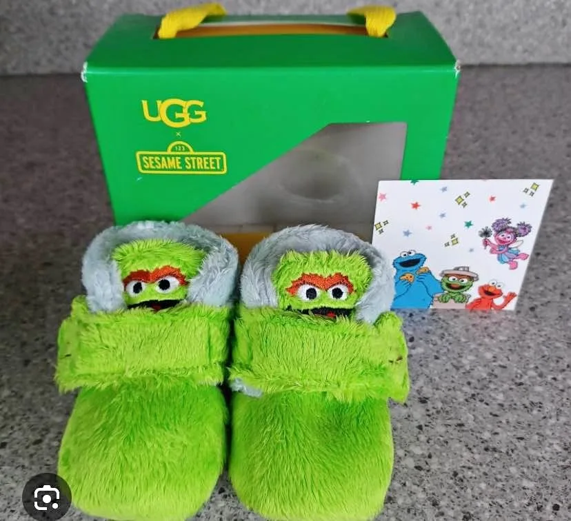 Ugg baby Sesame Street size M 12-18months