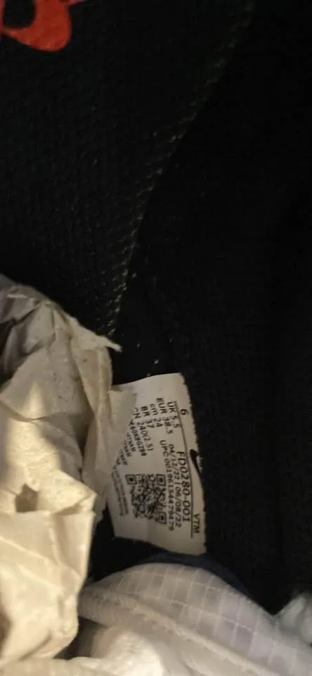 Nike Air Max Pre-Day Navy, Size 6 Men's / 7.5 Women's image indicator(4)