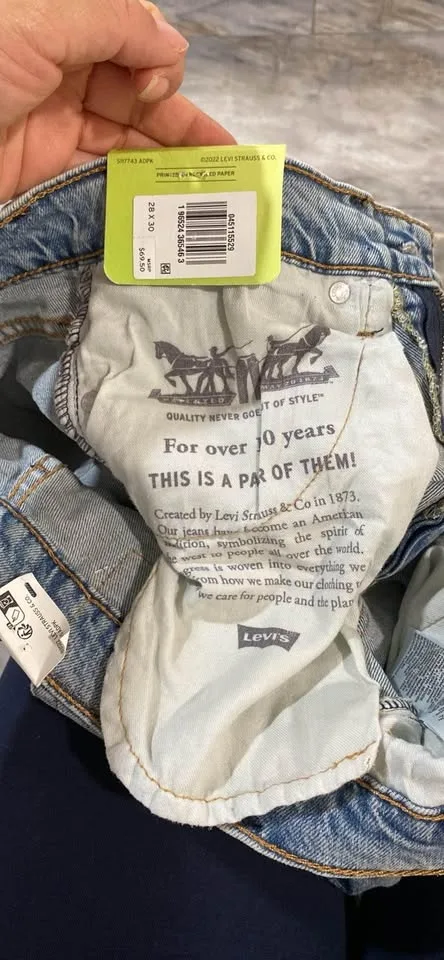 NWT Men’s 511 Levis jeans size 28x30 image indicator(4)