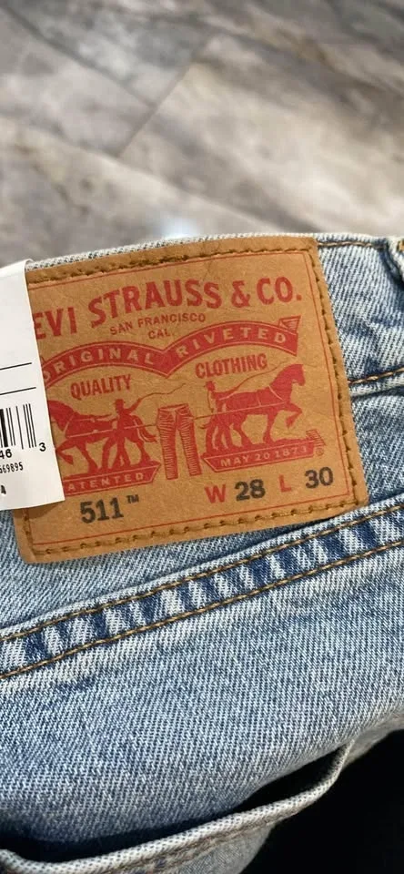 NWT Men’s 511 Levis jeans size 28x30 image indicator(5)