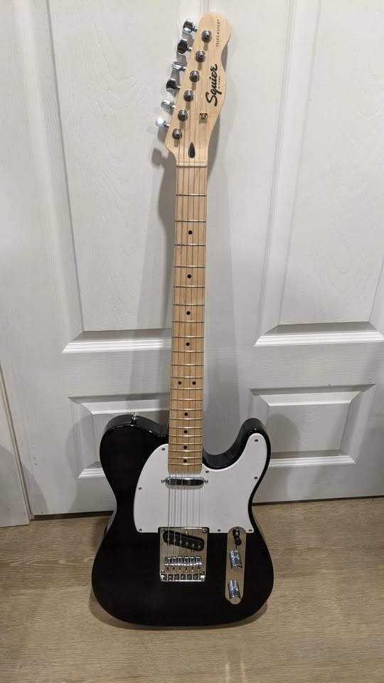 $280 Squier Telecaster Electric Guitar - Black - Maple - photo 2