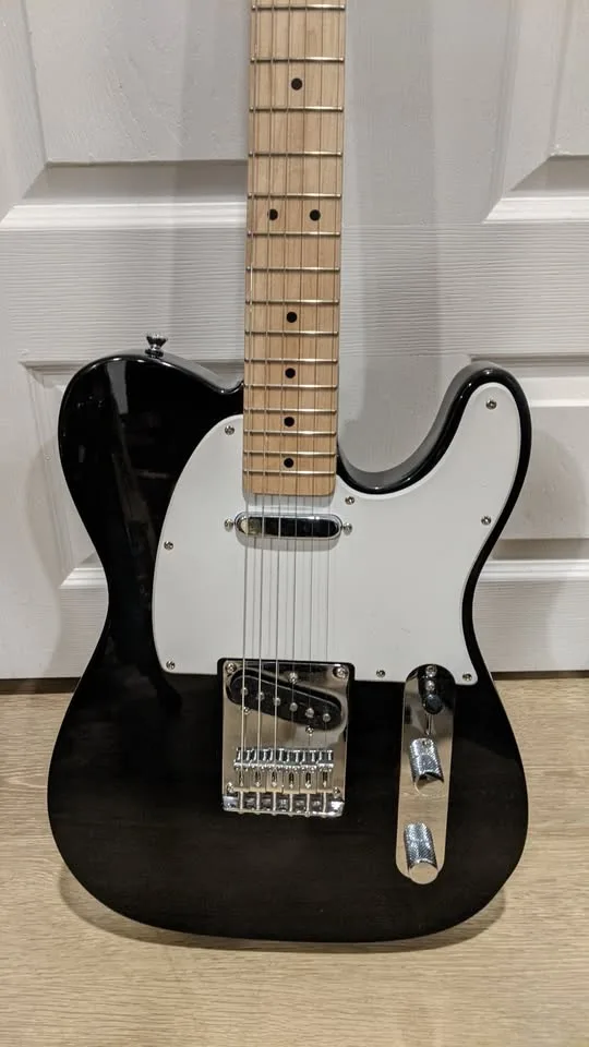 $280 Squier Telecaster Electric Guitar - Black - Maple image indicator(3)