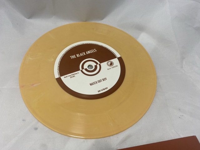 BLACK ANGELS 45 US RSD 2012 - photo 5
