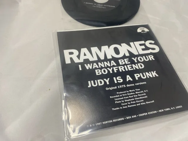 DEMO 7" PUNK 45 REISSUE The Ramones image indicator(4)