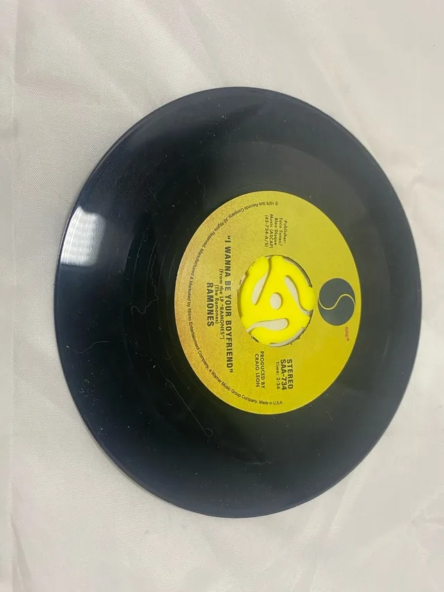 RAMONES I Wanna Be Your Boyfriend 1976 45 & Original Pic image indicator(3)
