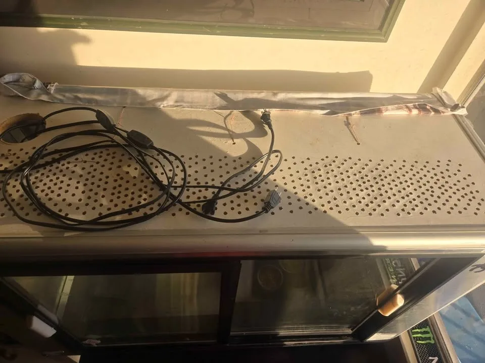 Reptile enclosure image indicator(5)