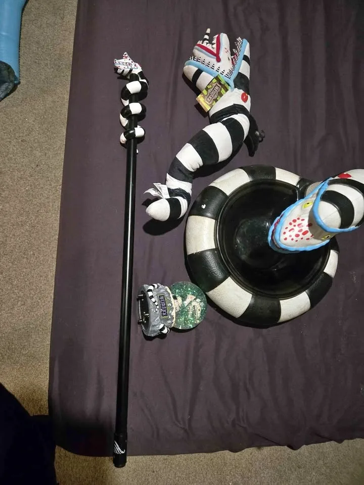 Beetlejuice sand worm stuff