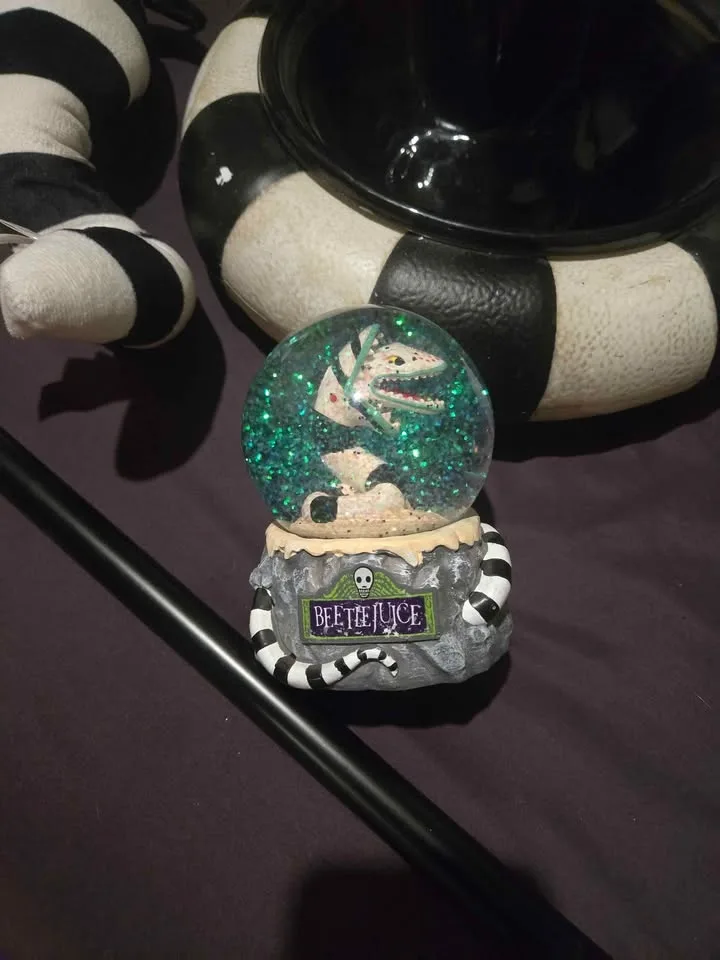 Beetlejuice sand worm stuff image indicator(2)