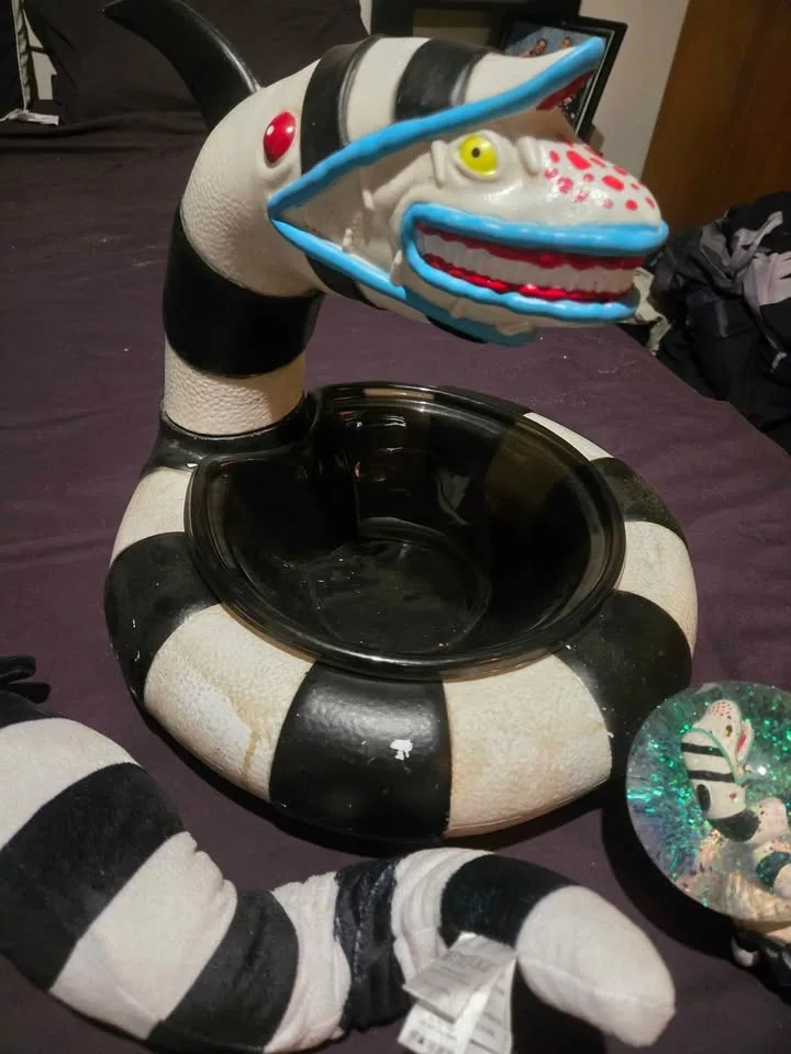 Beetlejuice sand worm stuff image indicator(5)