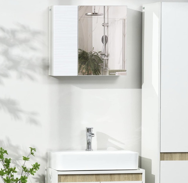 Brand New in Box kleankin Medicine Cabinet with Mirror