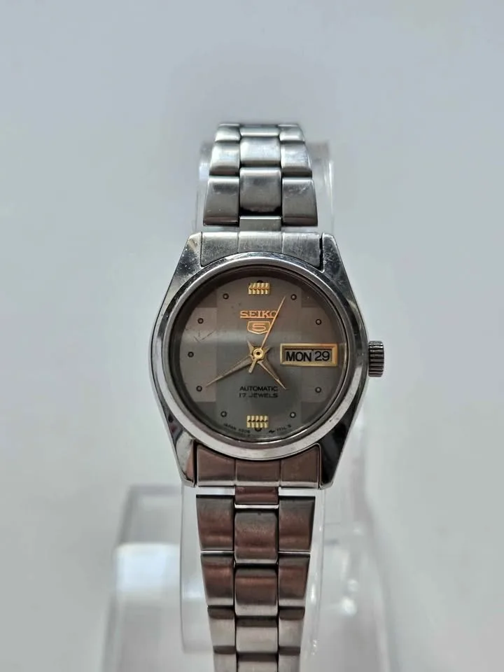 Seiko 5 Automatic 4206-0331 Day/Date Ladies Watch