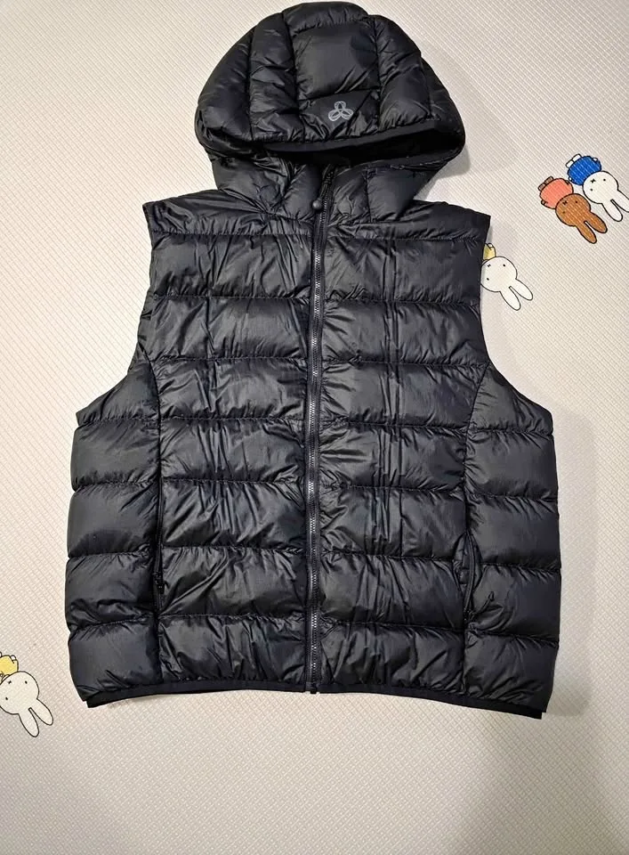 TNA The Little Puff Vest size Medium