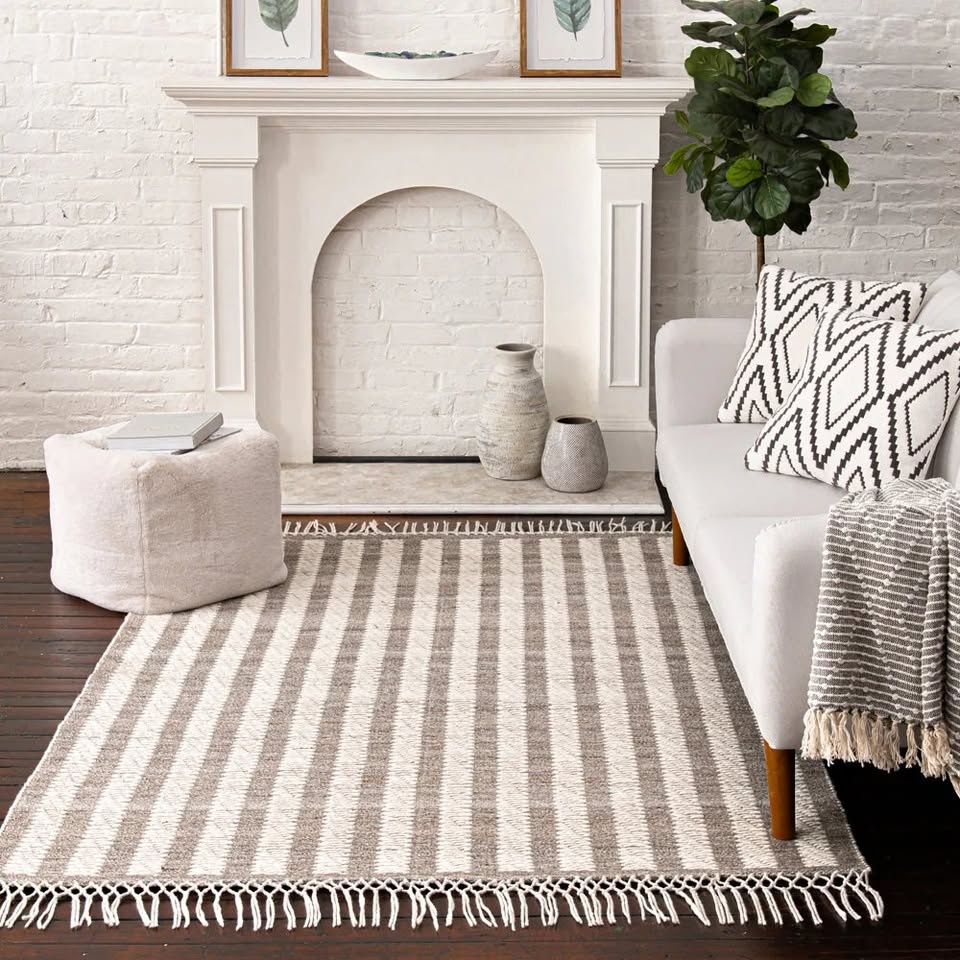 Everret Wool Rug - 8ft x 10ft - Brand New