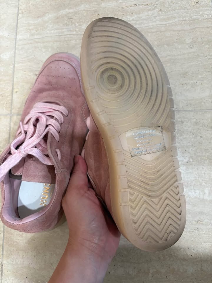 Pink suede sneakers - photo 4