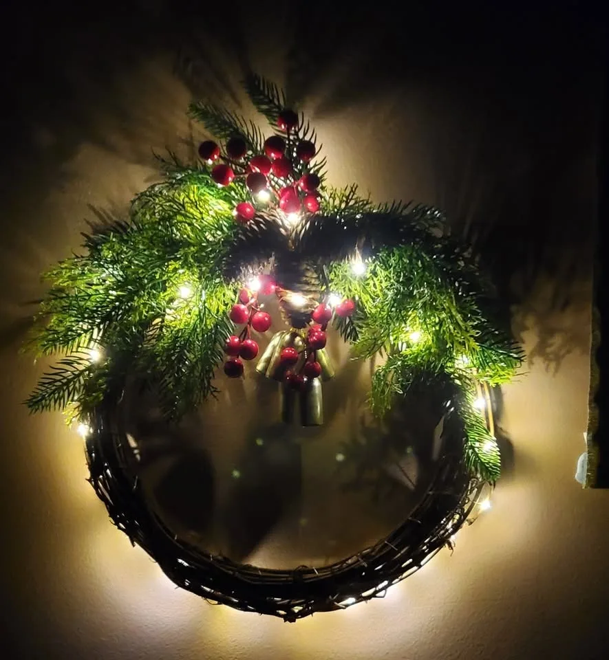 Christmas/Winter Pine Wreath with lights image indicator(2)