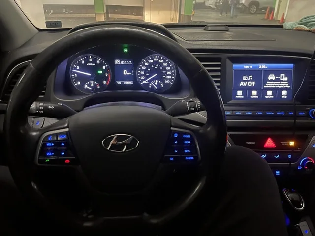 2018 Hyundai Elantra GL Auto - Excellent Condition image indicator(7)