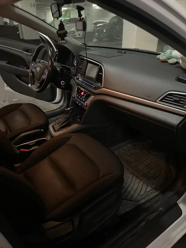 2018 Hyundai Elantra GL Auto - Excellent Condition image indicator(10)