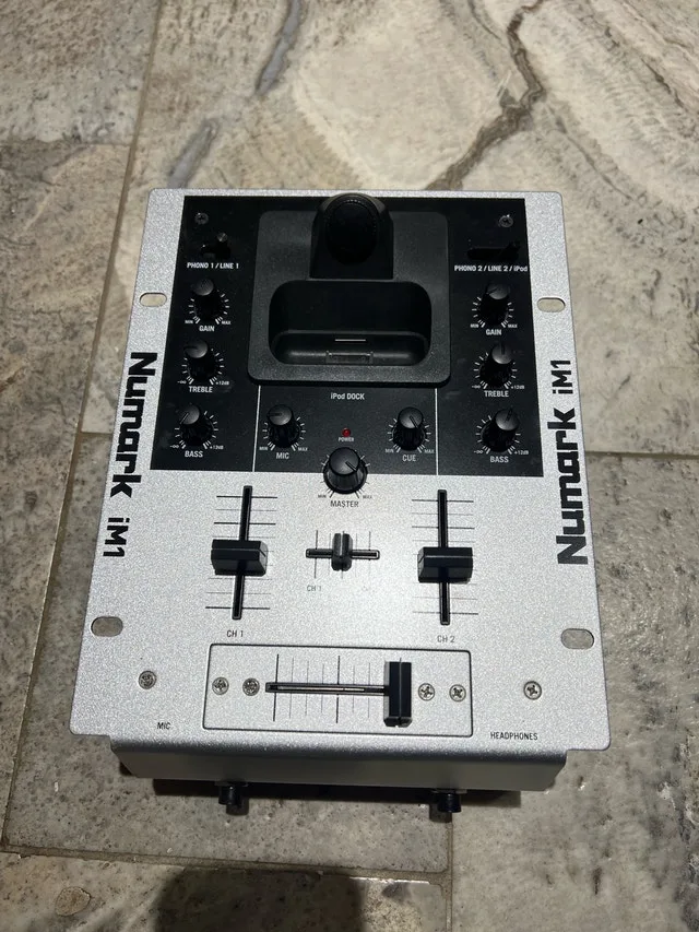 Numark iM1 Mixer