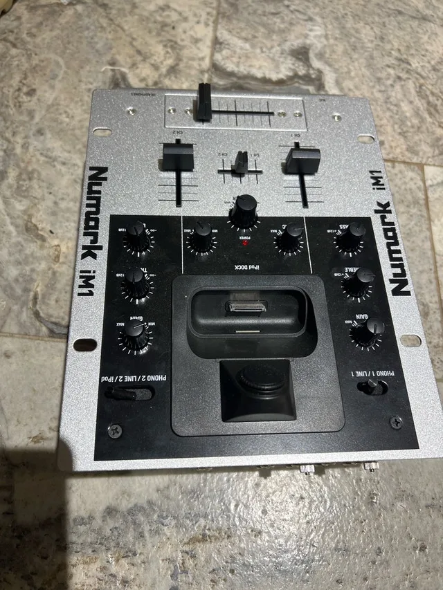 Numark iM1 Mixer image indicator(4)