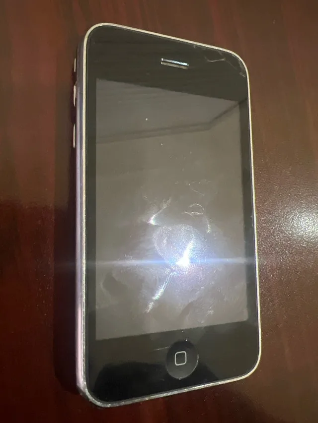 Apple iPhone 3GS used
