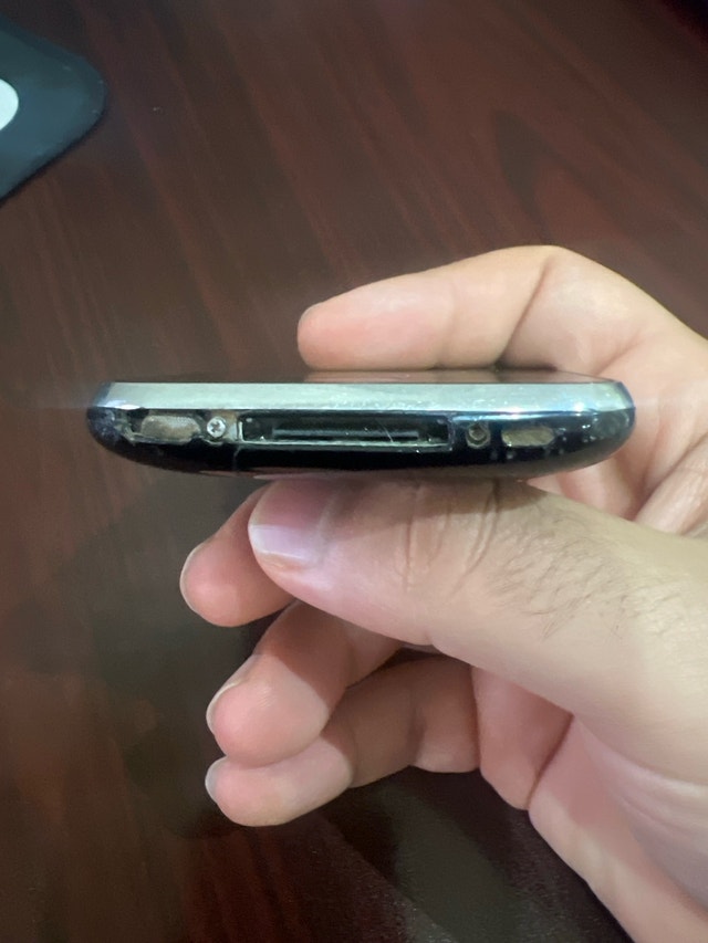 Apple iPhone 3GS used - photo 3