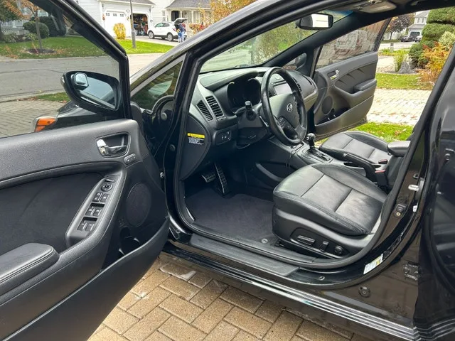 2016 Kia Forte5 SX Luxury — rare loaded trim | turbo | warranty image indicator(6)