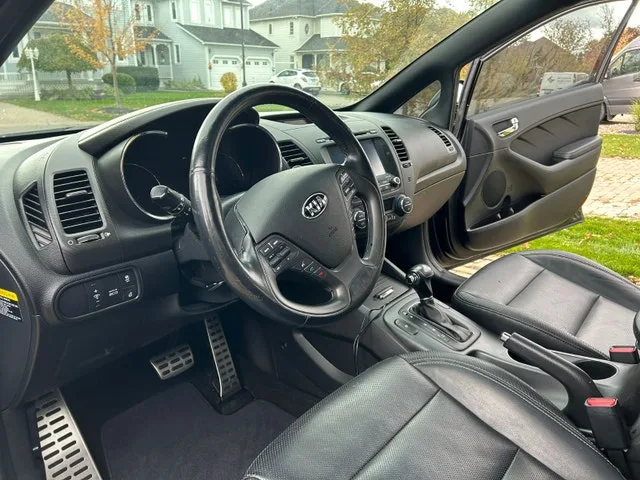 2016 Kia Forte5 SX Luxury — rare loaded trim | turbo | warranty image indicator(7)