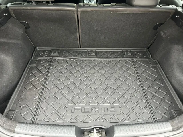 2016 Kia Forte5 SX Luxury — rare loaded trim | turbo | warranty image indicator(10)